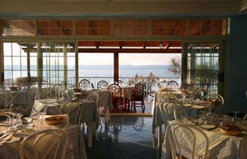 Blue Paradise Villaggio ปาร์เกลียา ภายนอก รูปภาพ